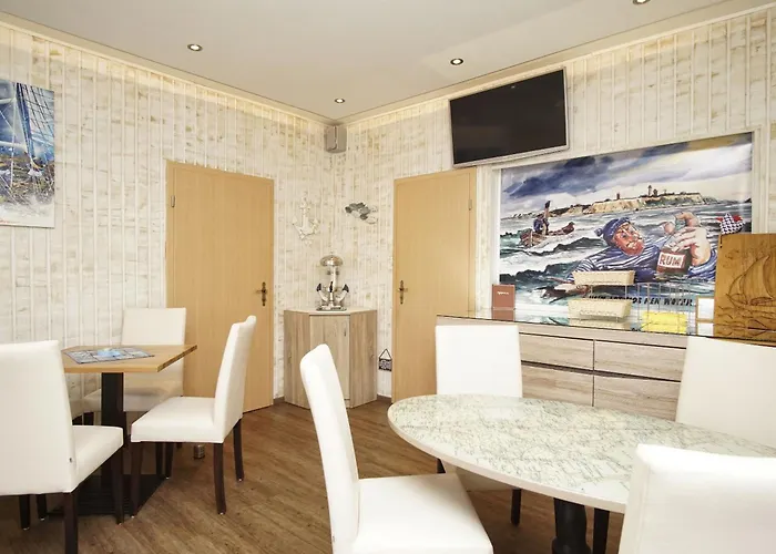 01 Inklusive Frühstück Vom Büffet Hotel *